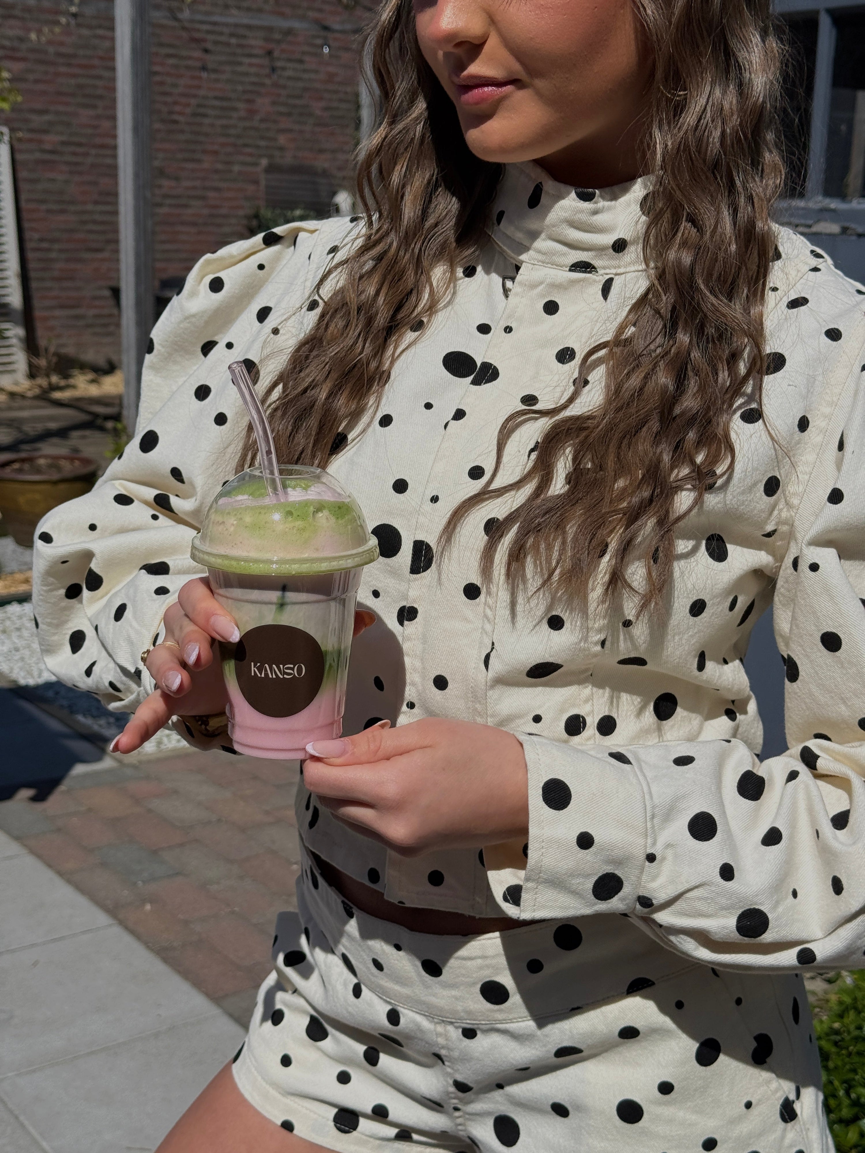 Pink iced matcha met Fristi
