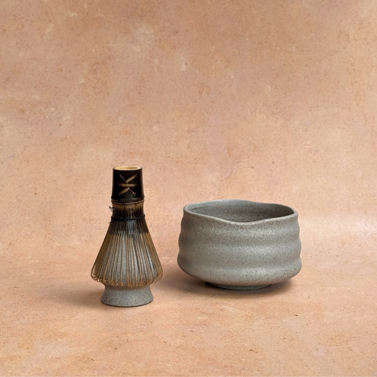 Bowl &amp; Whisk holder - Stone